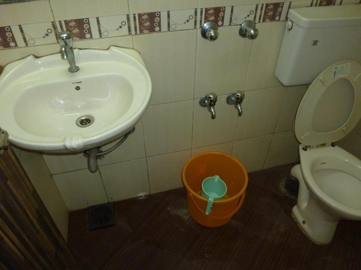 Hotel Orient Palace Mumbai Bagian luar foto