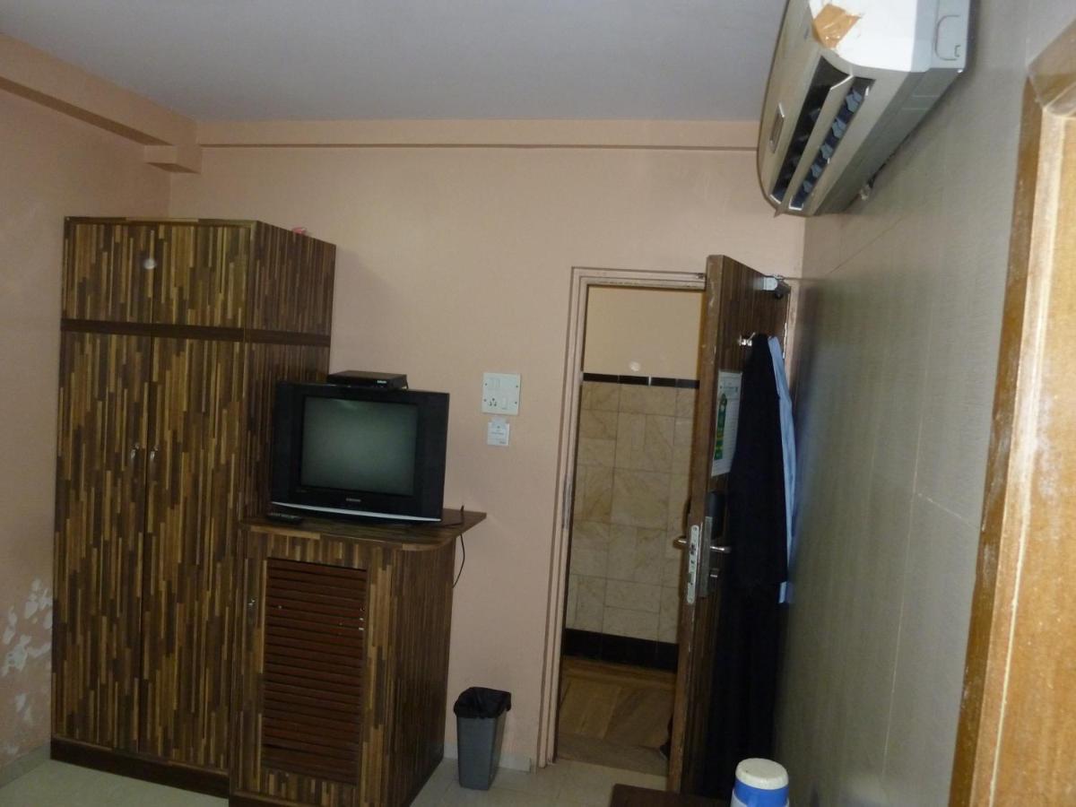 Hotel Orient Palace Mumbai Bagian luar foto