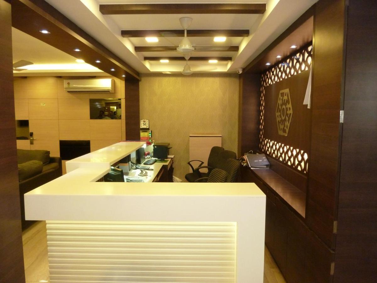 Hotel Orient Palace Mumbai Bagian luar foto